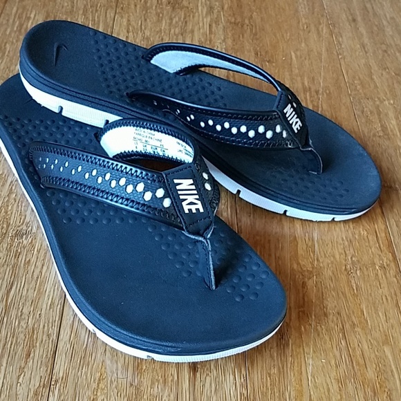 nike flex nike flip flops women